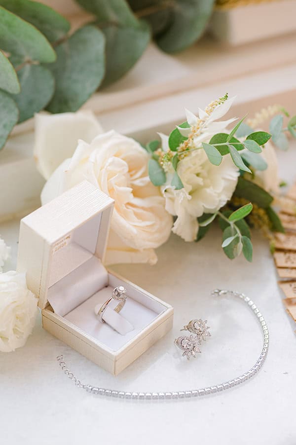 off-white-summer-wedding-spetses-romantic-hydrangeas-roses_09