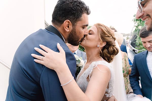 off-white-summer-wedding-spetses-romantic-hydrangeas-roses_37