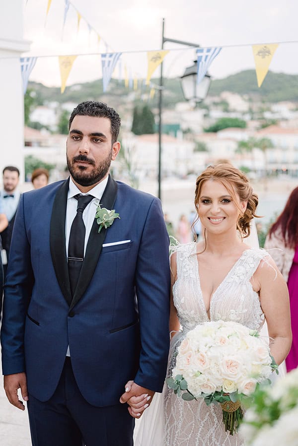 off-white-summer-wedding-spetses-romantic-hydrangeas-roses_40