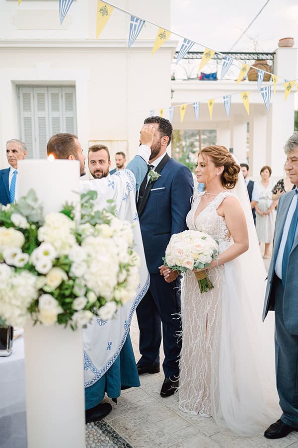 off-white-summer-wedding-spetses-romantic-hydrangeas-roses_41