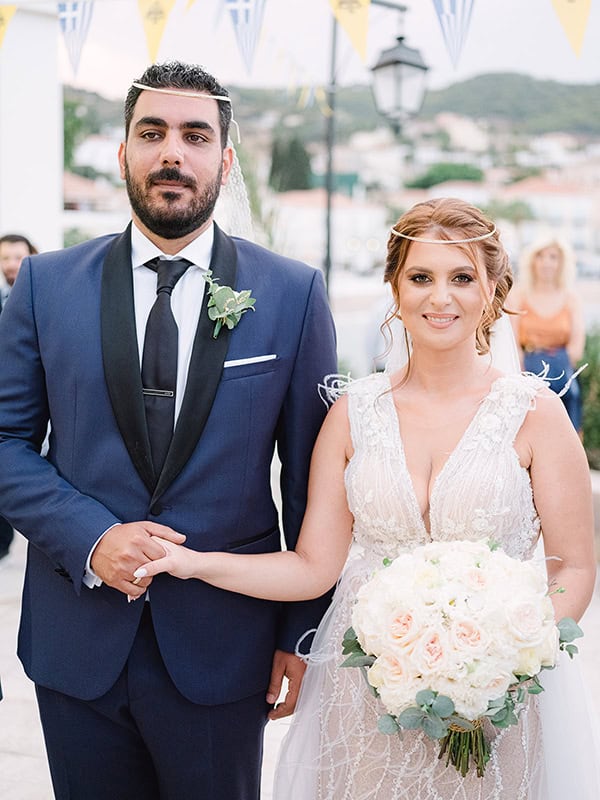 off-white-summer-wedding-spetses-romantic-hydrangeas-roses_43