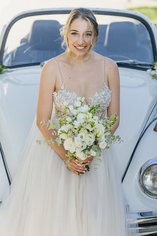 outdoor-wedding-athens-romantic-decoration-dusty-blue-hues_04x