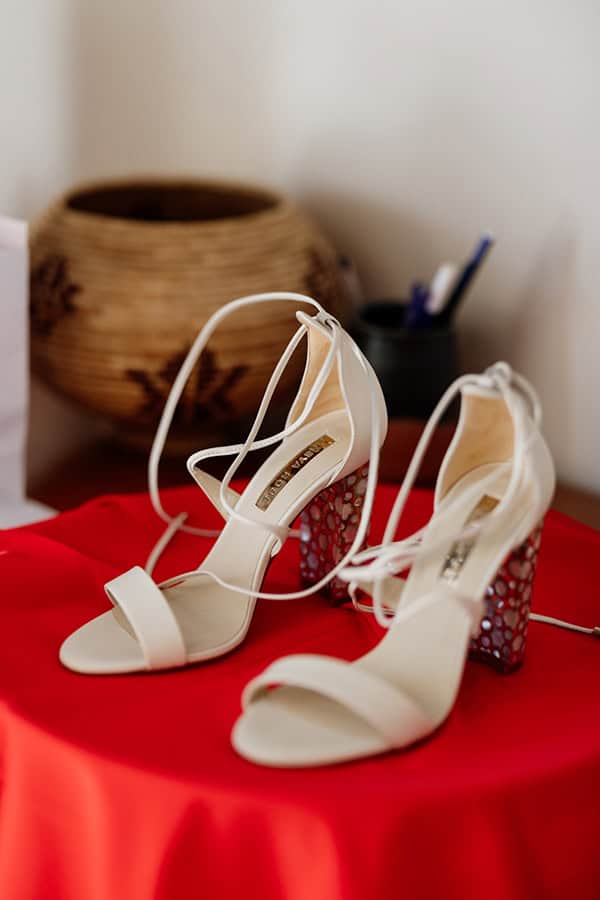 outdoor-wedding-athens-romantic-decoration-dusty-blue-hues_05