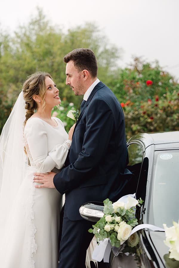 romantic-fall-wedding-kefalonia-white-callas-orchids_02