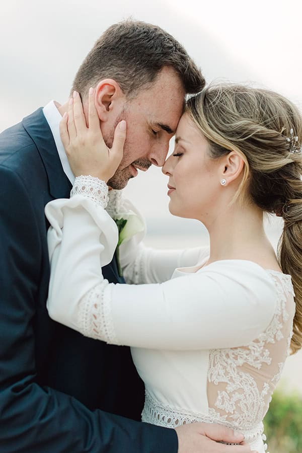 romantic-fall-wedding-kefalonia-white-callas-orchids_03