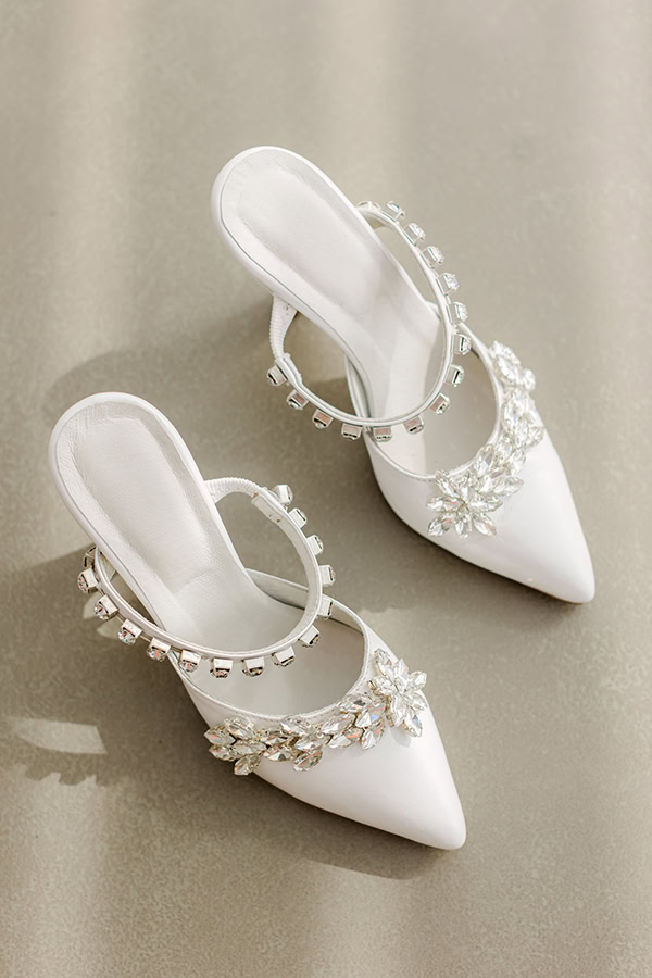 romantic-fall-wedding-kefalonia-white-callas-orchids_07