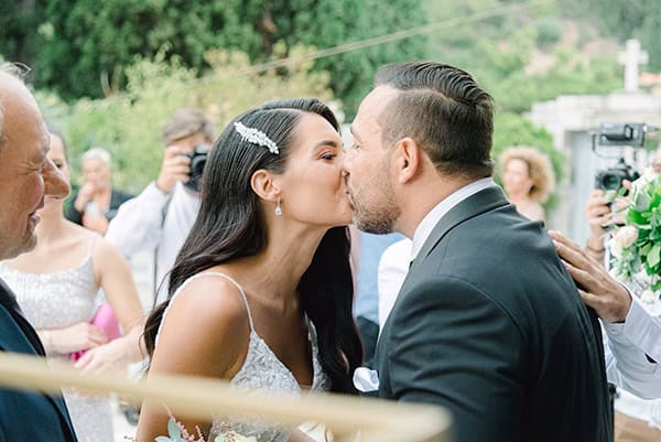 romantic-fall-wedding-nafpaktos-lisianthus-roses_44