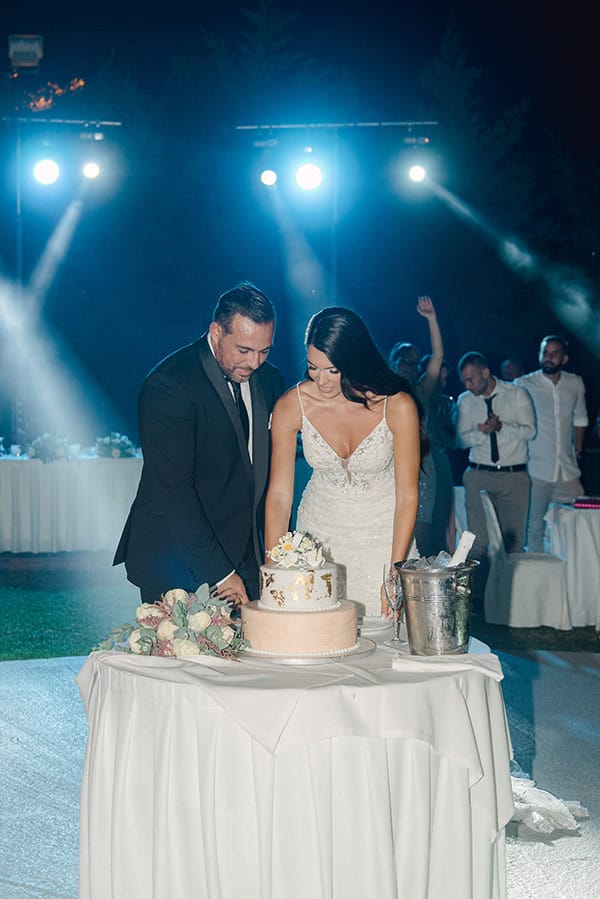 romantic-fall-wedding-nafpaktos-lisianthus-roses_66