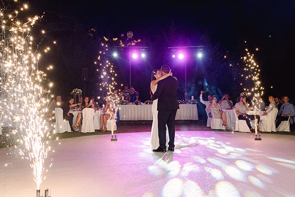 romantic-fall-wedding-nafpaktos-lisianthus-roses_70