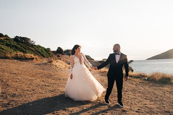 Ρομαντική next day φωτογράφιση με φόντο το απέραντο μπλε της θάλασσας │ Αντιγόνη & Γιώργος