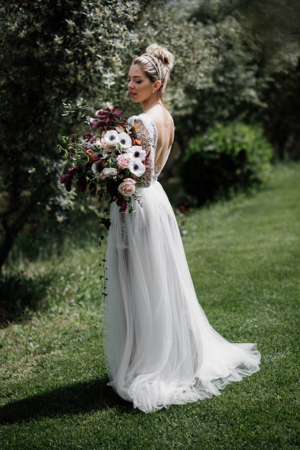 romantic-spring-styled-shoot-anemones_13x