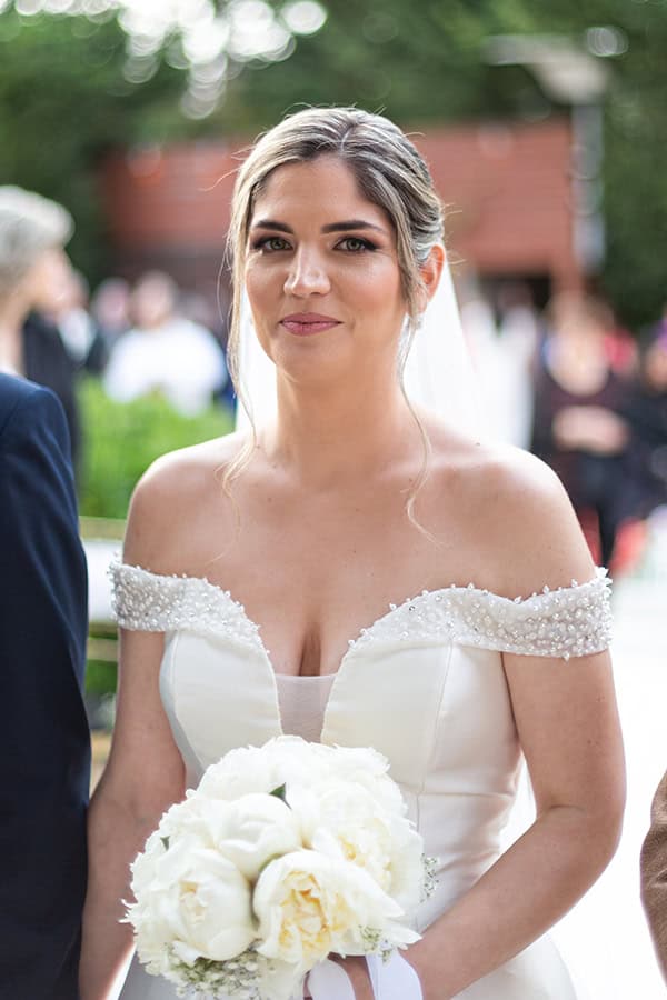 romantic-spring-wedding-athens-white-peonies-light_13