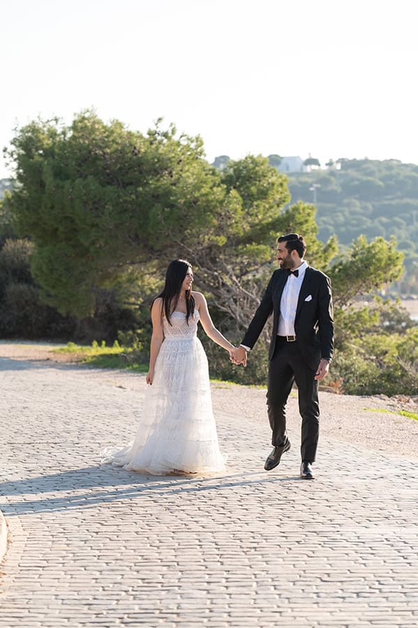 romantic-summer-wedding-athens-total-white-hydrangeas-orchids_07w