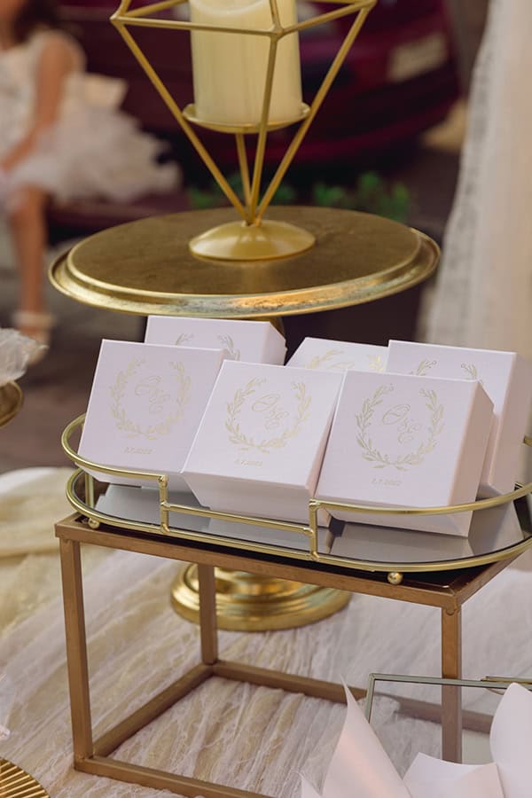 romantic-summer-wedding-larisa-white-roses-gold-touches_07x