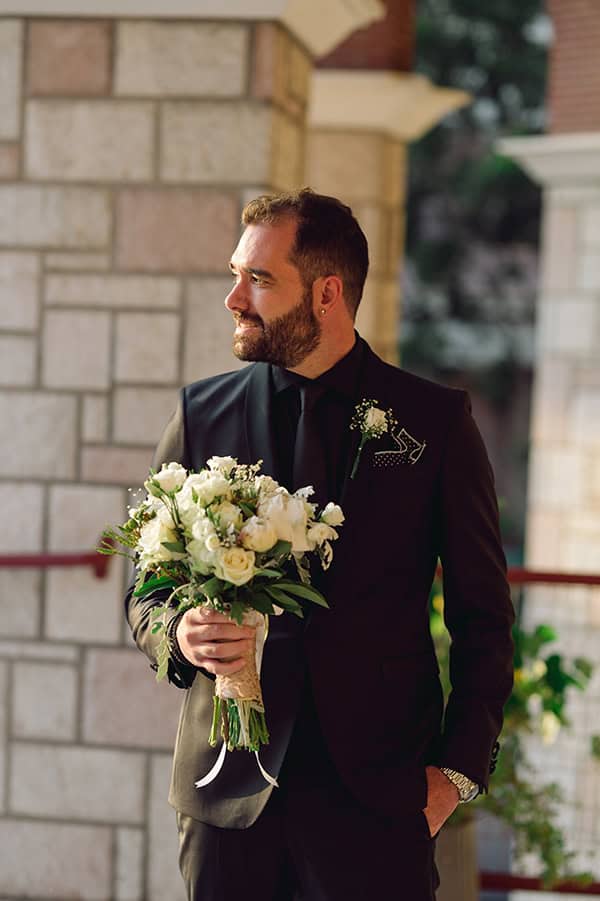 romantic-summer-wedding-larisa-white-roses-gold-touches_13x