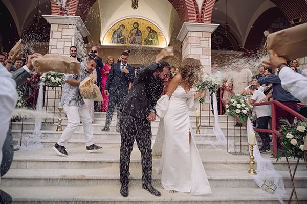 romantic-summer-wedding-larisa-white-roses-gold-touches_17