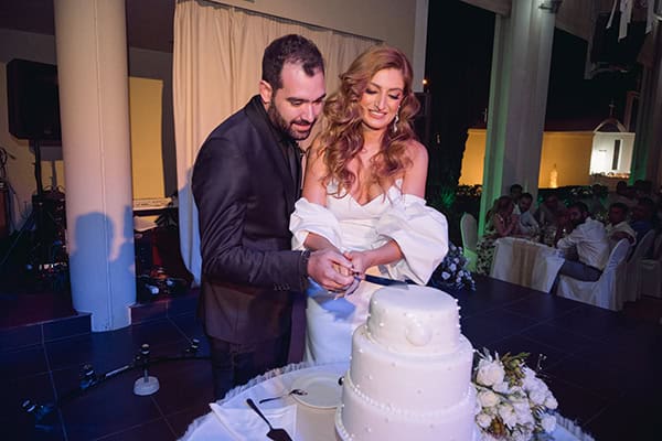 romantic-summer-wedding-larisa-white-roses-gold-touches_21x