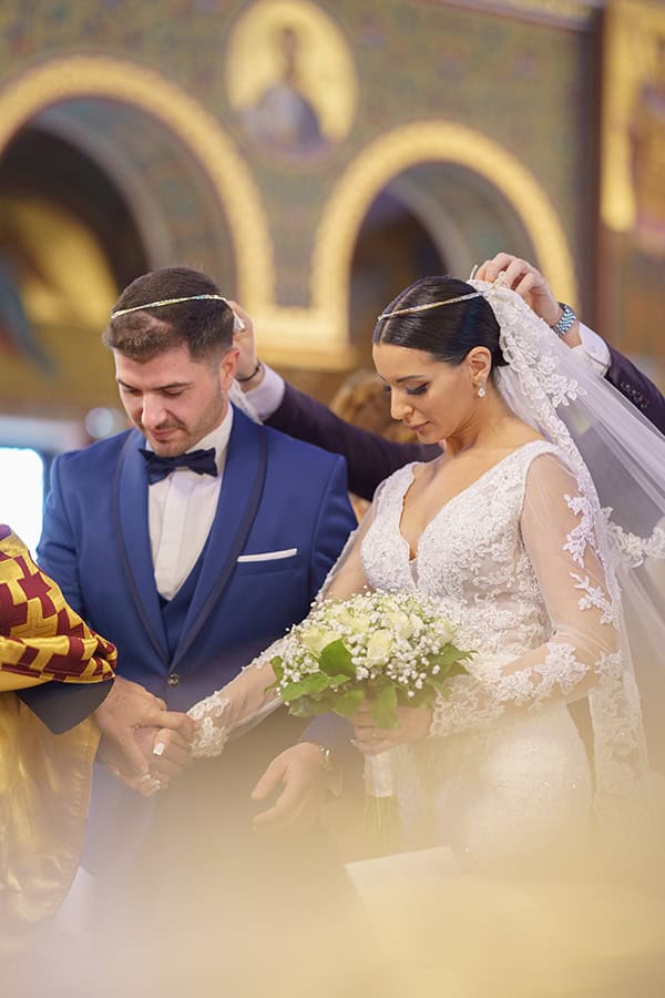 romantic-winter-wedding-lush-baby-breath_11