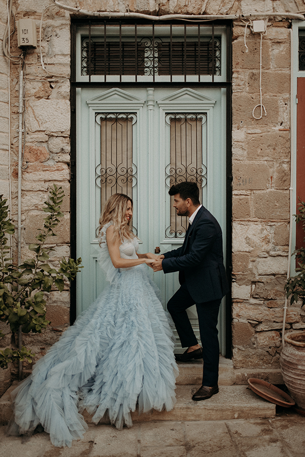 rustic-summer-wedding-symi-lovely-hues-orange-light-blue_01