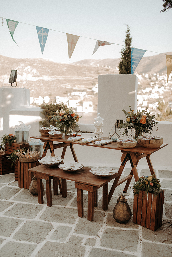 rustic-summer-wedding-symi-lovely-hues-orange-light-blue_12