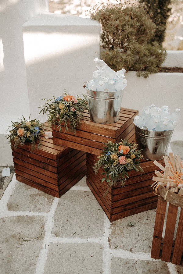 rustic-summer-wedding-symi-lovely-hues-orange-light-blue_14