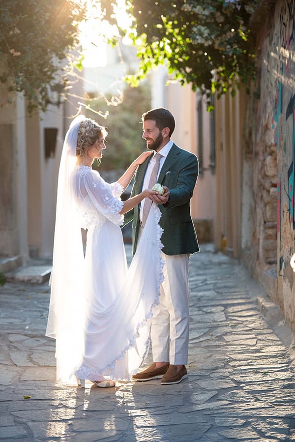 simply-chic-fall-wedding-athens-roses-olive-leaves_01