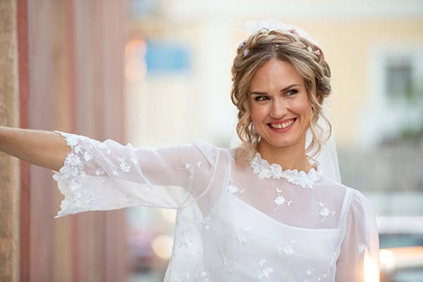 simply-chic-fall-wedding-athens-roses-olive-leaves_02