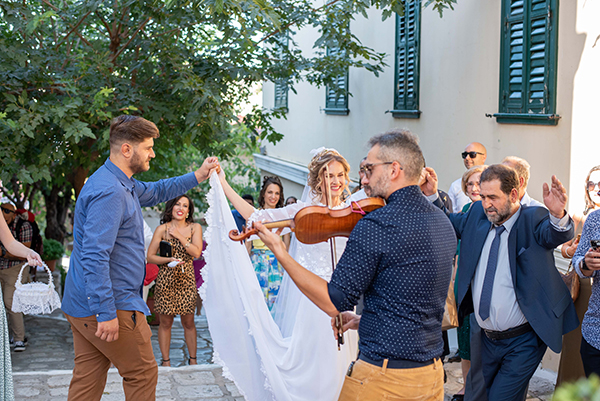 simply-chic-fall-wedding-athens-roses-olive-leaves_08