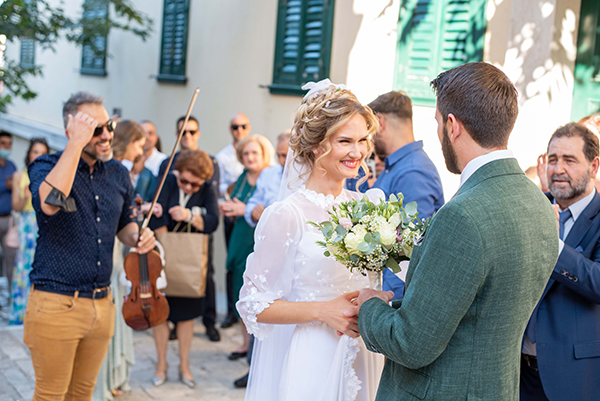 simply-chic-fall-wedding-athens-roses-olive-leaves_10