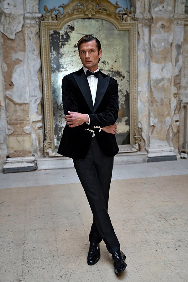 stylish-groom-attire-vardas-impress-wedding-day_08