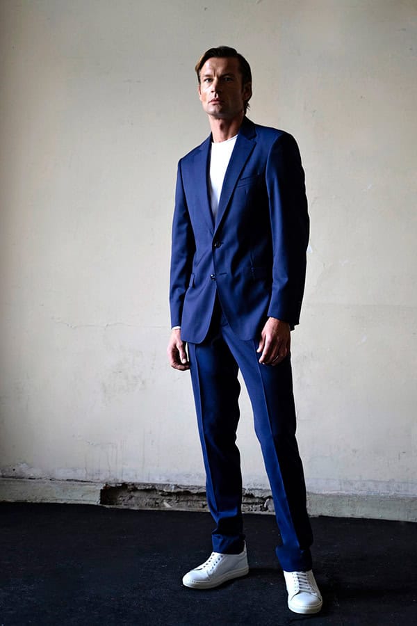 stylish-groom-attire-vardas-impress-wedding-day_15