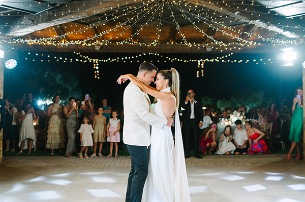 summer-wedding-athens-romantic-peonies-roses-pastel-hues_40