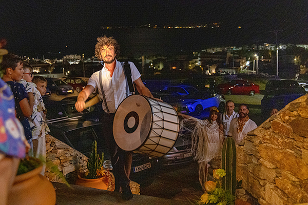 summer-wedding-baptism-tinos-island-colorful-flowers-vivid-mexican-mood_30x