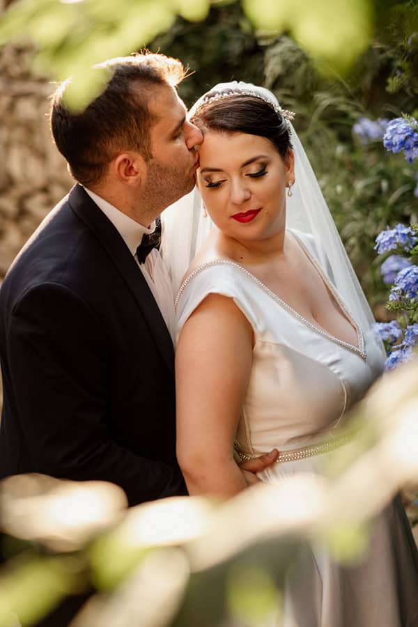 summer-wedding-drama-astilbe-roses_02x