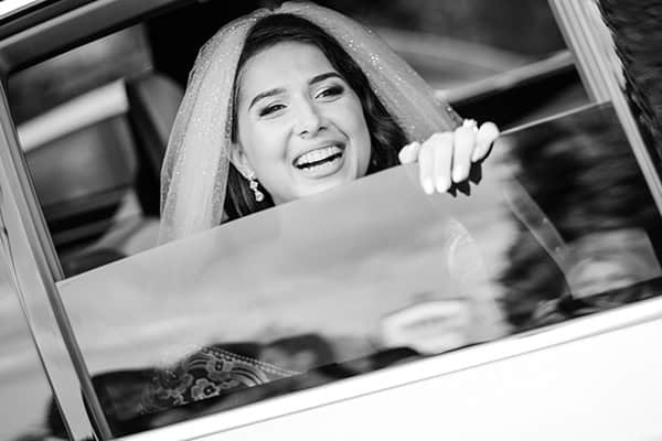 summer-wedding-drama-white-hydrangeas-eucalyptus_21