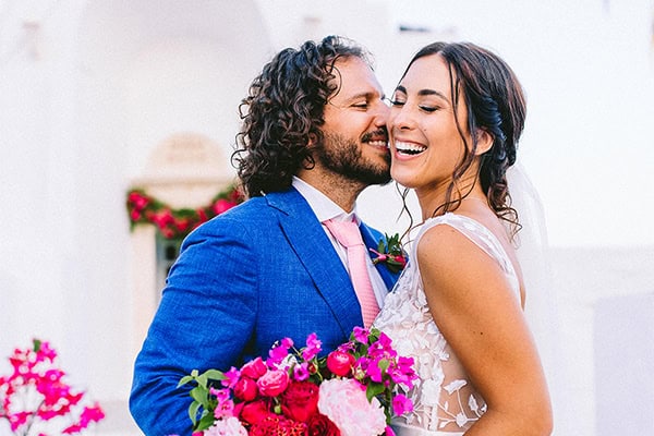 Καλοκαιρινός γάμος στη Σίφνο με άνθη βουκαμβίλιας σε φούξια αποχρώσεις │ Δήμητρα & Παναγιώτης