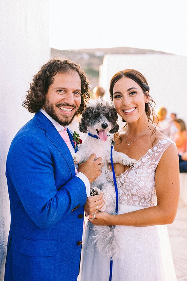 summer-wedding-sifnos-bougainvillea-blooms-fucshia-hues_05x