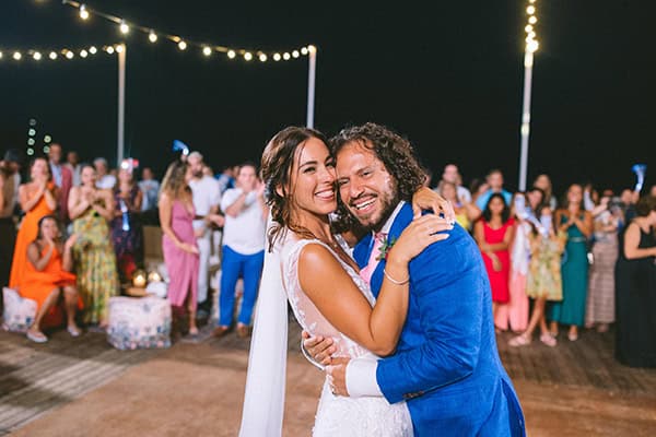 summer-wedding-sifnos-bougainvillea-blooms-fucshia-hues_72