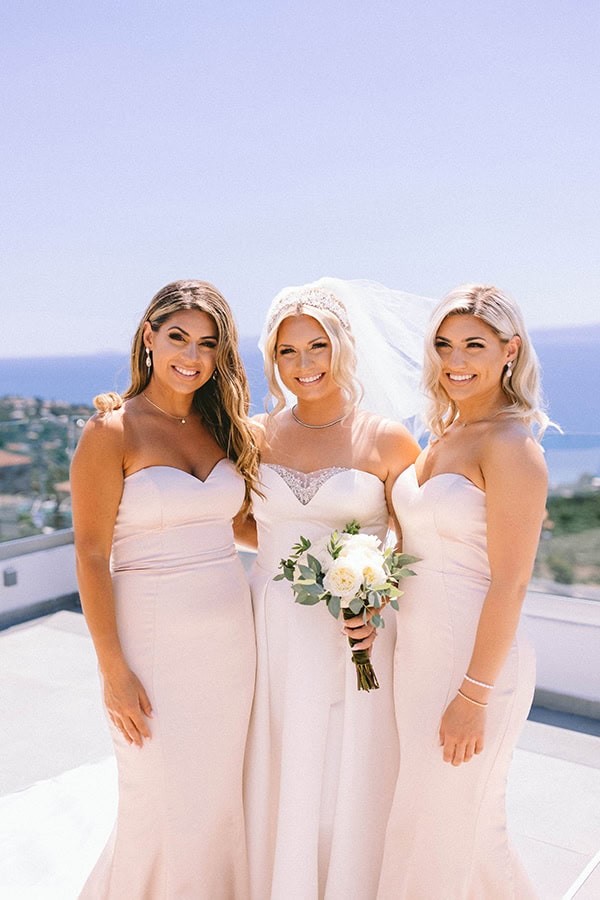 utterly-romantic-wedding-kalamata-lovely-white-arrangments-gold-details_09x