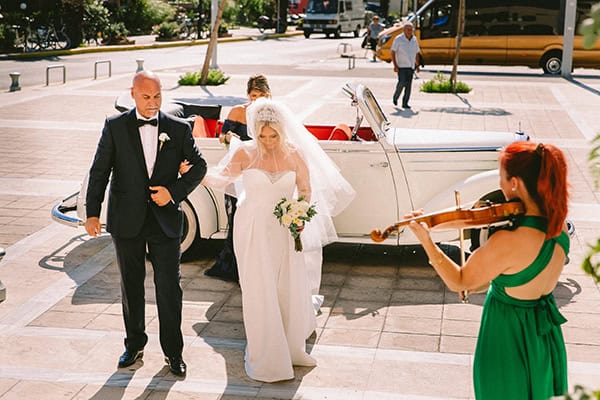 utterly-romantic-wedding-kalamata-lovely-white-arrangments-gold-details_23