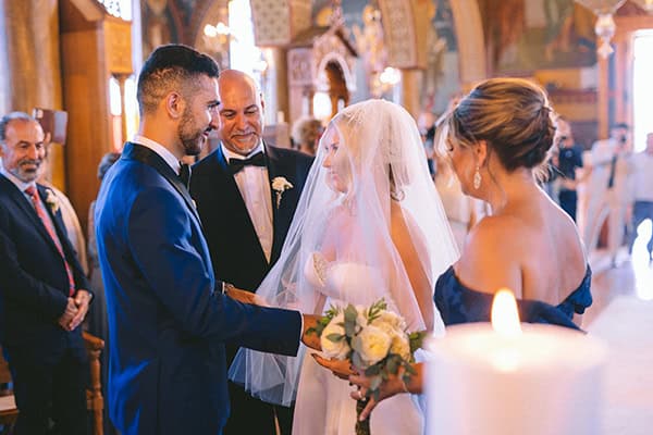 utterly-romantic-wedding-kalamata-lovely-white-arrangments-gold-details_25