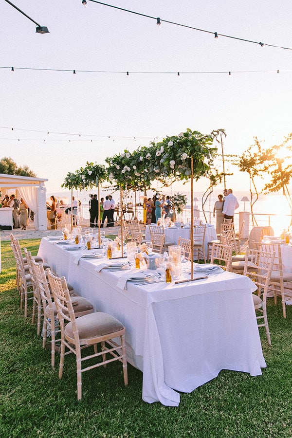 utterly-romantic-wedding-kalamata-lovely-white-arrangments-gold-details_34