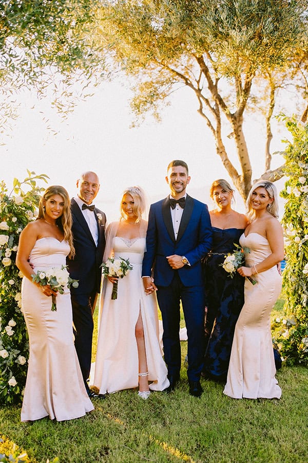 utterly-romantic-wedding-kalamata-lovely-white-arrangments-gold-details_39