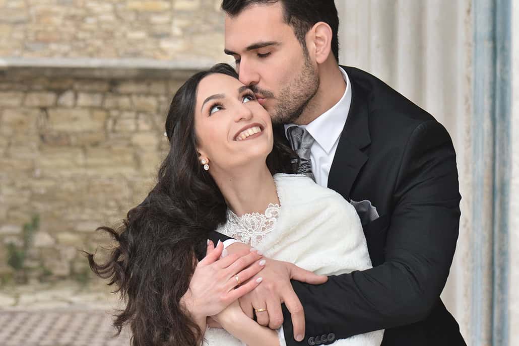 Χειμωνιάτικος γάμος στη Λευκωσία με μπορντό χρυσάνθεμα και λευκά τριαντάφυλλα │ Αναστασία & Στέλιος