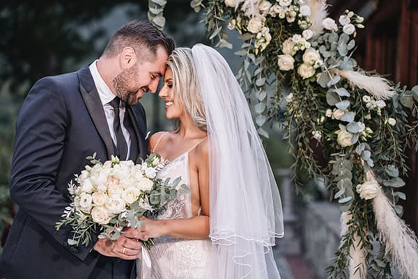 Όμορφος φθινοπωρινός γάμος στην Κοζάνη με ιβουάρ τριαντάφυλλα και pampas grass │ Σοφία & Γιώργος