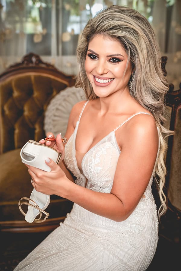 beautiful-fall-wedding-kozani-ivory-roses-pampas-grass_08