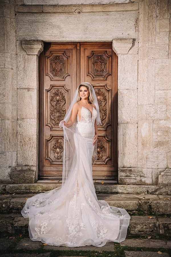 beautiful-fall-wedding-kozani-ivory-roses-pampas-grass_08x