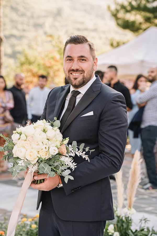 beautiful-fall-wedding-kozani-ivory-roses-pampas-grass_12