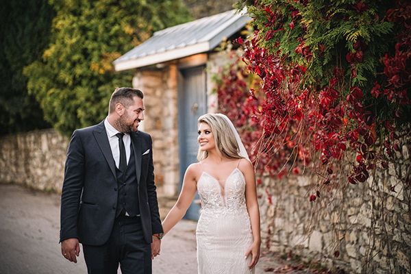 beautiful-fall-wedding-kozani-ivory-roses-pampas-grass_30