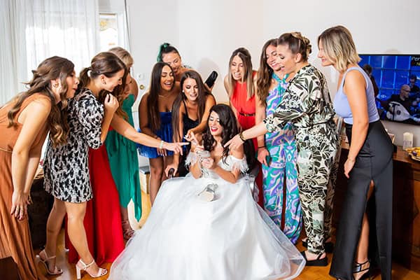 beautiful-fall-wedding-thessaloniki-white-floral-arrangments_09